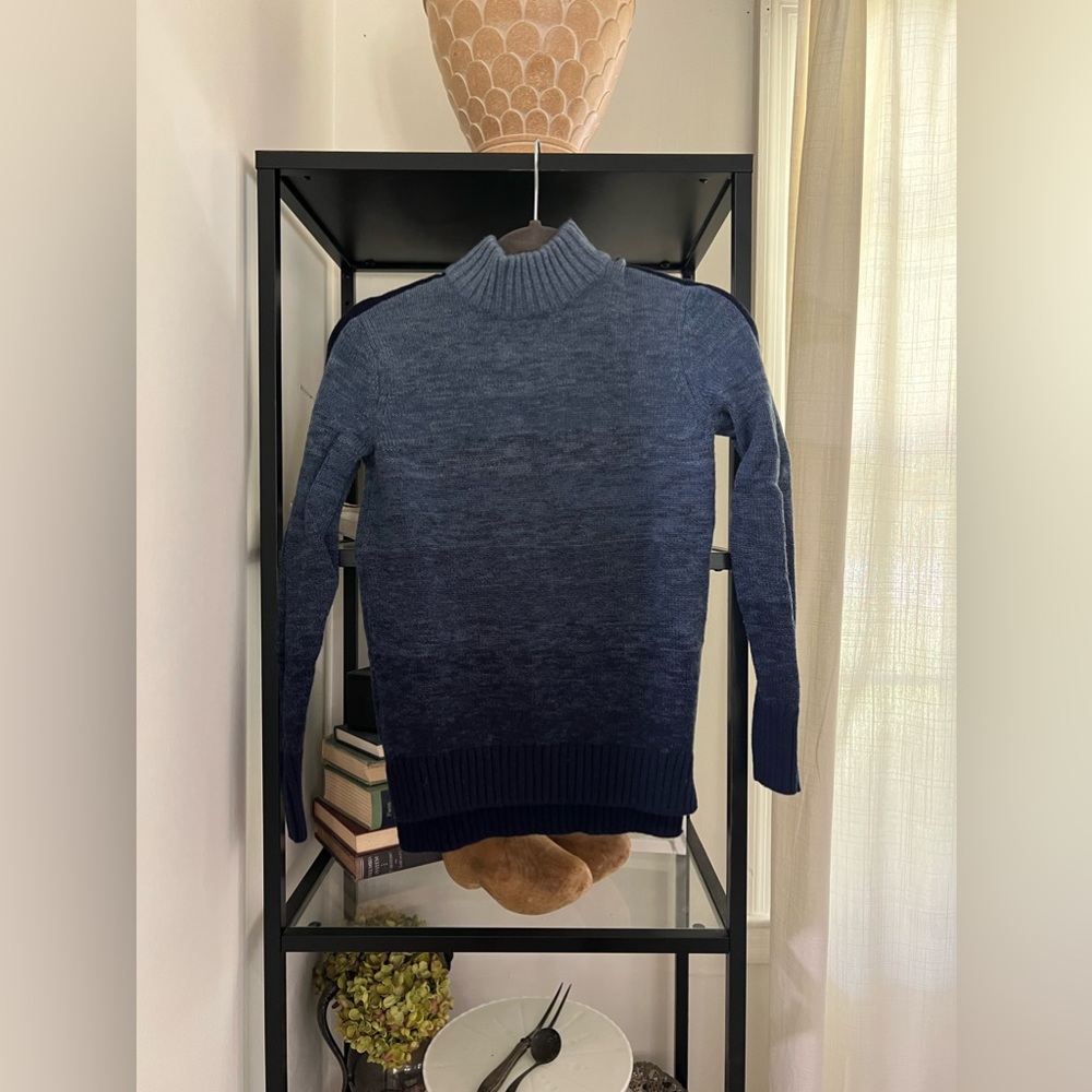 Athleta women’s blue turtleneck sweater